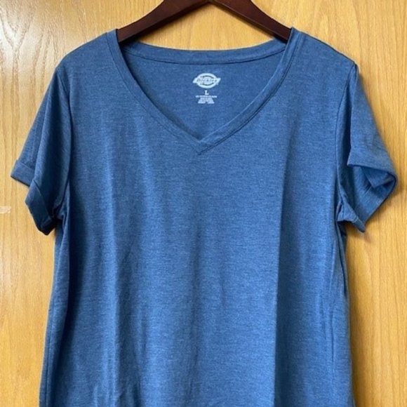 Dickie's Women's V-Neck Tee BUNDLE EUC - Picture 3 of 3
